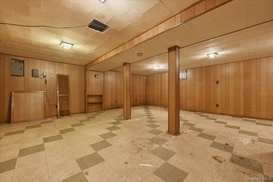 Cape Cod style detached home with 3/4 bedrooms and 1 full bath - photo 29