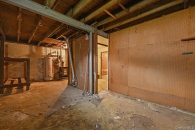Cape Cod style detached home with 3/4 bedrooms and 1 full bath - photo 32