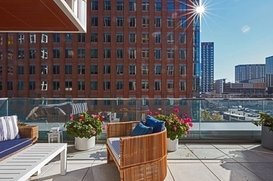 Welcome to a stunning one-bedroom residence at Echelon Seaport - photo 1