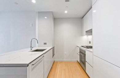 Welcome to a stunning one-bedroom residence at Echelon Seaport - photo 4