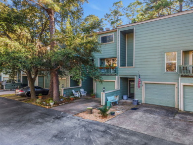 Waterview Updated Townhome in Cape Royale - photo 2