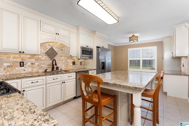 Beautifully updated 4 bedroom, 2.5 bathroom home on a large - photo 11