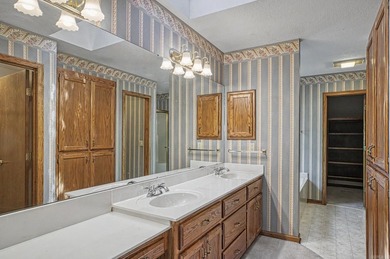 Located at 71 Tiburon Way on prestigious Lake Balboa in Hot - photo 19