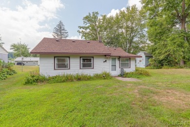 Pike Lake - Hillsdale County Home For Sale in Hillsdale Michigan