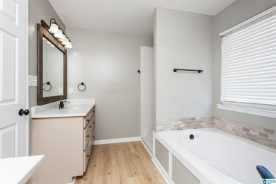 Beautifully updated 4 bedroom, 2.5 bathroom home on a large - photo 22