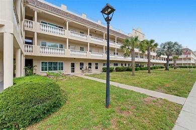 Enjoy comfortable and carefree living in this beautifully - photo 2