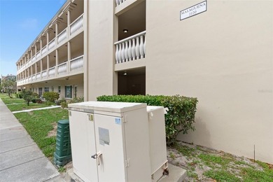 Enjoy comfortable and carefree living in this beautifully - photo 3