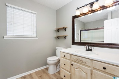 Beautifully updated 4 bedroom, 2.5 bathroom home on a large - photo 27