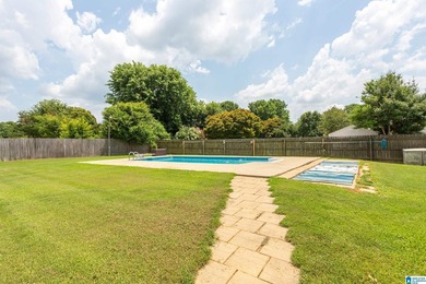 Beautifully updated 4 bedroom, 2.5 bathroom home on a large - photo 41