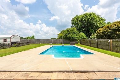 Beautifully updated 4 bedroom, 2.5 bathroom home on a large - photo 42