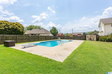 Beautifully updated 4 bedroom, 2.5 bathroom home on a large - photo 45