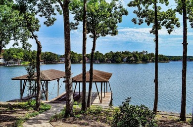 Located at 71 Tiburon Way on prestigious Lake Balboa in Hot - photo 50
