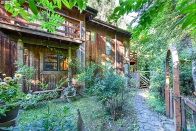 (private lake, pond, creek) Home For Sale in Cheshire Oregon