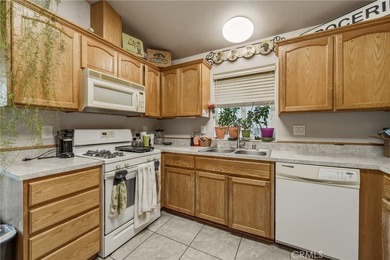 2 bedroom 2 bathroom with partially converted garage to 3rd - photo 2