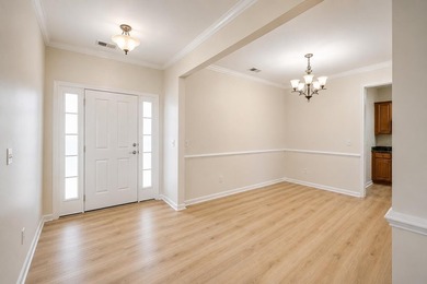 Immaculate, move-in-ready 1-story open-plan home with 2-car - photo 12