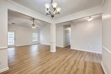 Immaculate, move-in-ready 1-story open-plan home with 2-car - photo 13