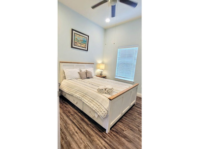 Coastal Getaway on Stilts - Ideal for Fun, Fishing & Family Time - photo 15