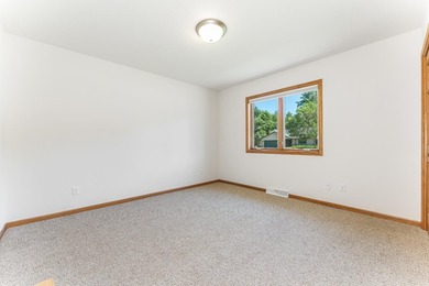 Welcome home to this 3 bedroom/3 bath home near the golf course - photo 18
