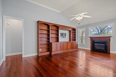 Beautiful residence set on a wooded homesite with mature oak and - photo 19