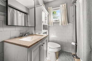 Adorable 2-3 bedroom ranch nestled in an established Greece - photo 20