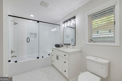 Just in time for summer! Dive into lakeside luxury at its finest - photo 22