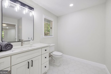 Just in time for summer! Dive into lakeside luxury at its finest - photo 23