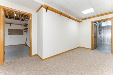 Welcome home to this 3 bedroom/3 bath home near the golf course - photo 26