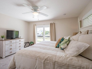 Welcome to this waterfront single-story residence in Coral Cove - photo 28