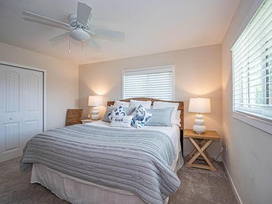 Welcome to this waterfront single-story residence in Coral Cove - photo 32