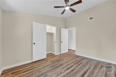 What a STUNNING transformation! Completley renovated 3 bedroom - photo 33