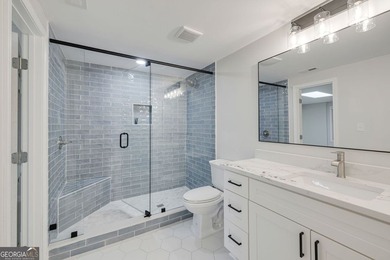Just in time for summer! Dive into lakeside luxury at its finest - photo 37