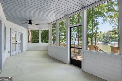 Just in time for summer! Dive into lakeside luxury at its finest - photo 38