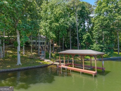 Just in time for summer! Dive into lakeside luxury at its finest - photo 44