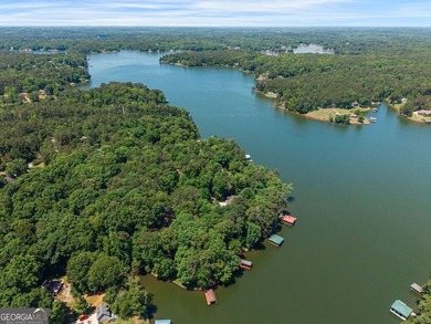 Just in time for summer! Dive into lakeside luxury at its finest - photo 47
