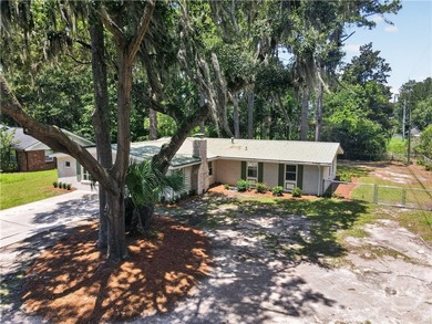 What a STUNNING transformation! Completley renovated 3 bedroom - photo 49