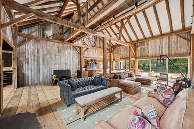 Architectural Masterpiece in Water Mill Step into a - photo 3