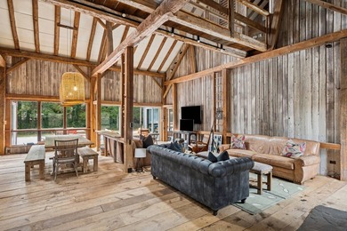 Architectural Masterpiece in Water Mill Step into a - photo 4