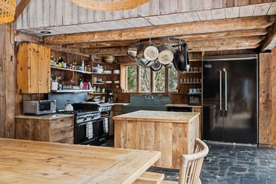 Architectural Masterpiece in Water Mill Step into a - photo 7