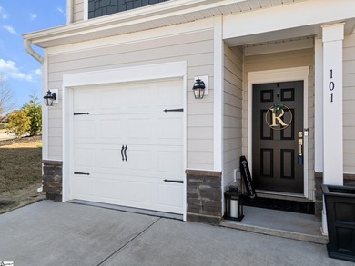 Great Greer location in Blue Ridge Cottages, right off Lake - photo 3