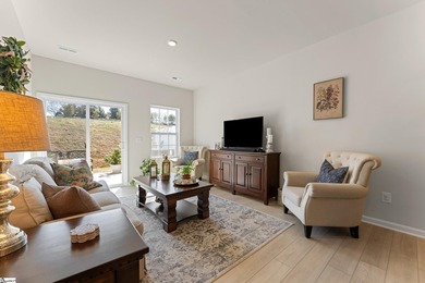 Great Greer location in Blue Ridge Cottages, right off Lake - photo 4