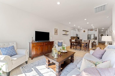 Great Greer location in Blue Ridge Cottages, right off Lake - photo 6