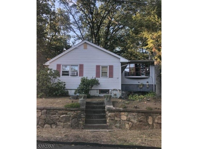 Lake Hopatcong Home Sale Pending in Hopatcong New Jersey