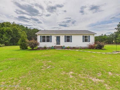 Welcome to this charming 3-bedroom, 2-bath home nestled on 2.5 - photo 1
