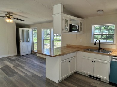 Just enough! 1998 Skyline single wide mobile home, two bedrooms - photo 18