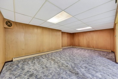 Built in 1955 and loved by the same family, this charming - photo 31