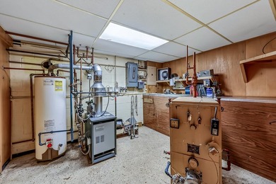 Built in 1955 and loved by the same family, this charming - photo 32