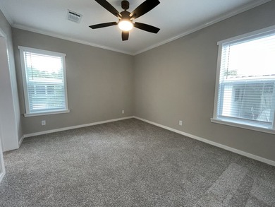 ?? Live the Cove Lifestyle in Fort Myers! Discover comfort and - photo 11