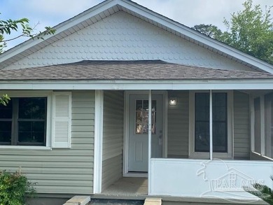 Charming and completely updated 3-bedroom, 2-bath cottage-style - photo 1
