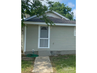 Charming and completely updated 3-bedroom, 2-bath cottage-style - photo 2