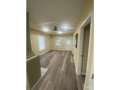 Charming and completely updated 3-bedroom, 2-bath cottage-style - photo 6